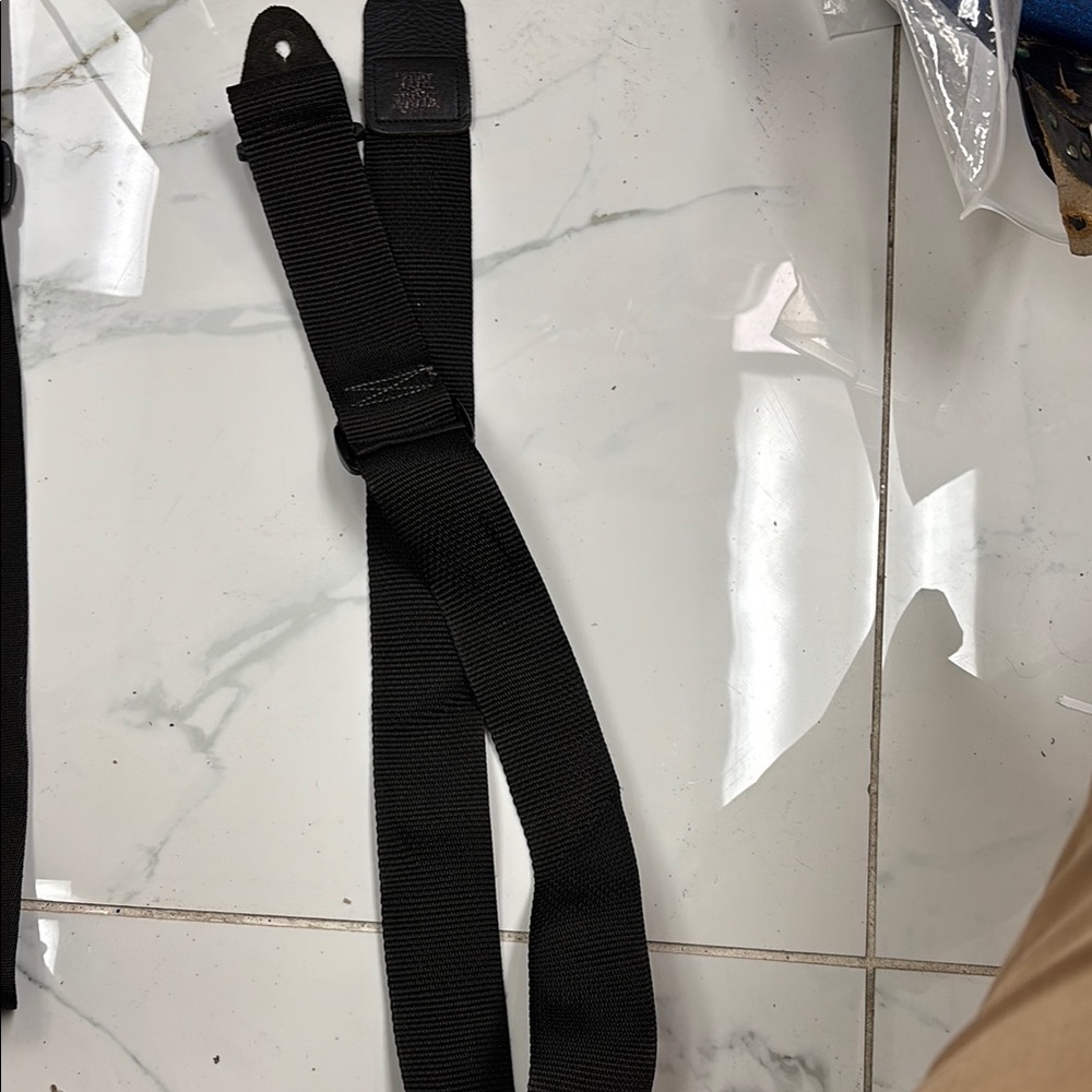 Black guitar  Strap -NWOT